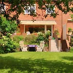 In Altengroden Mit Garten By Interhome *