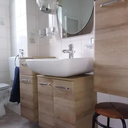 In Altengroden Mit Garten By Interhome Вильгельмсхафен